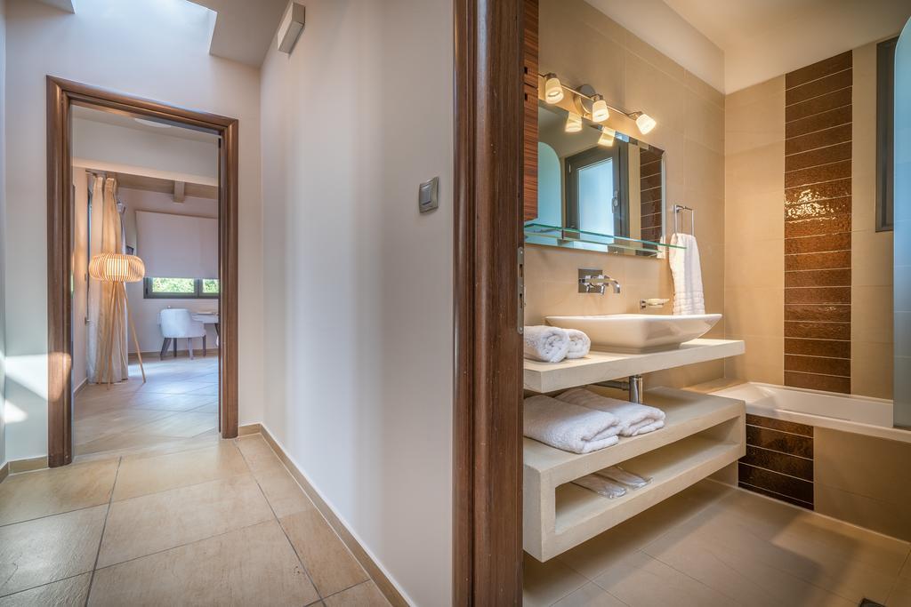 Villa Merovigli - Sea Views & Private Pool, Ideal For Large Groups, By Zantewize تراغاكي المظهر الخارجي الصورة
